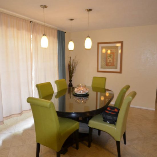 CSE Properties – Sarasota Beach Getaway Dining Table