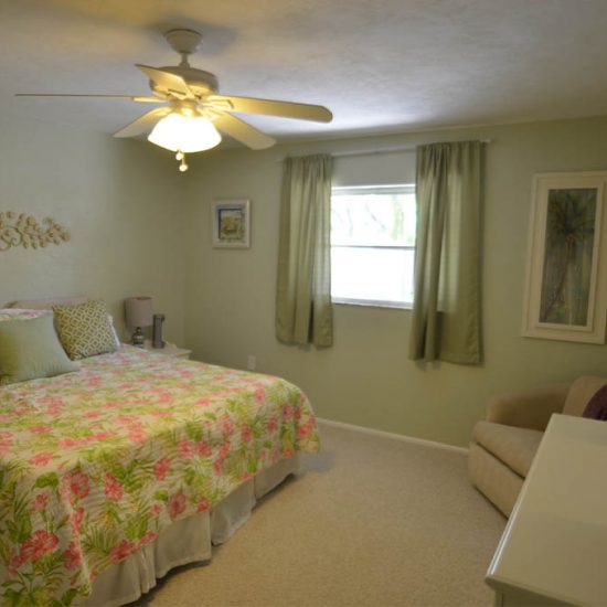 CSE Properties – Sarasota Beach Getaway Guest Bedroom with King Bed